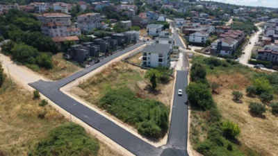 Nilüfer Belediyesi ekipleri; yol yapım, asfaltlama ve yeni yol açma