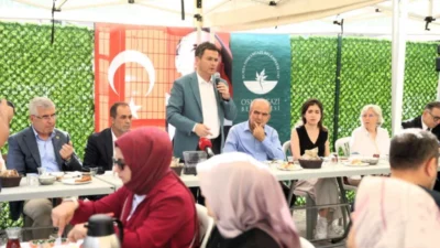 Osmangazi Belediye Başkanı Erkan Aydın, mahalle ziyaretleri kapsamında Çirişhane Mahallesi