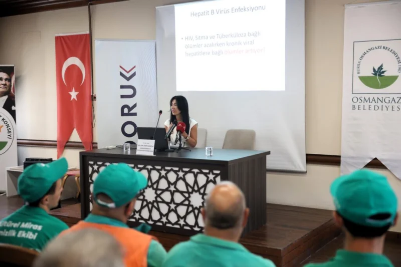 Osmangazi Belediyesi’nin Dünya Hepatit Günü kapsamında düzenlediği eğitimde, Temizlik İşleri