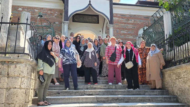 Kültür turu kapsamında vatandaşlar Bursa'nın tarihi ve manevi açıdan önemli