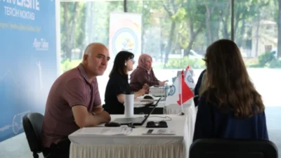 27 Temmuz-10 Ağustos tarihleri arasında Yeni Belediye Binası önündeki sergi