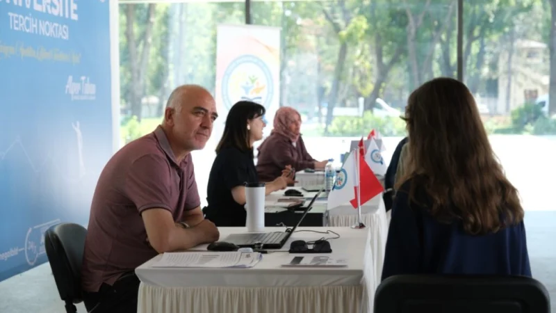 27 Temmuz-10 Ağustos tarihleri arasında Yeni Belediye Binası önündeki sergi