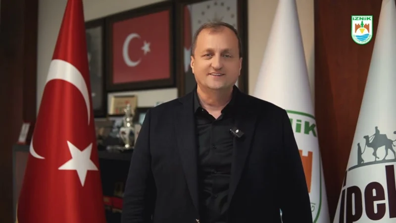 İznik Belediyesi dördüncüsünü gerçekleştirdiği yaz etkinlikleri animasyon film gösterimiyle başladı.