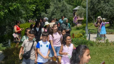 Osmangazi Belediyesi, çocuklarda kitap okuma alışkanlığını güçlendirmek ve onları doğayla