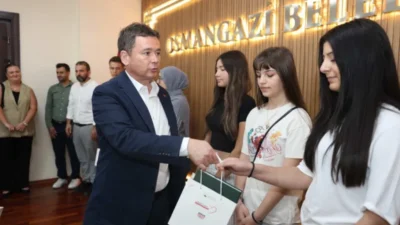 Osmangazi Belediyesi’nin eğitimde fırsat eşitliğini güçlendirmek amacıyla hayata geçirdiği ücretsiz