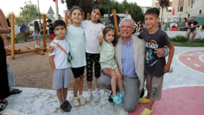 Mudanya Belediyesi, ilçe genelindeki parkları mahallelerin ihtiyaçlarına göre yeniden düzenliyor.