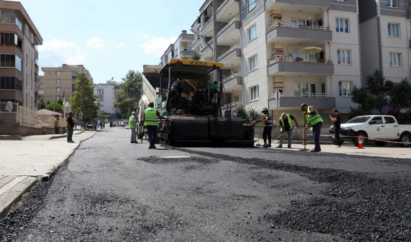 Mudanya Belediyesi, tarihinin en büyük asfalt yatırımı kapsamında ilçe genelinde