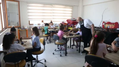Osmangazi Belediyesi’nin Hüdavendigar Yetenek Evi’nde başlattığı “Orman Sanatları Atölyesi”, çocukların