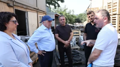Nilüfer Belediye Başkanı Şadi Özdemir, ilçedeki projeleri yerinde görmek ve