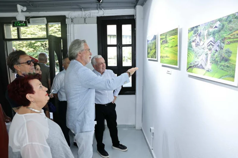 Fotoğraf sanatçısı ve ortopedi cerrahı Prof. Dr. Işık Akgün’ün 12
