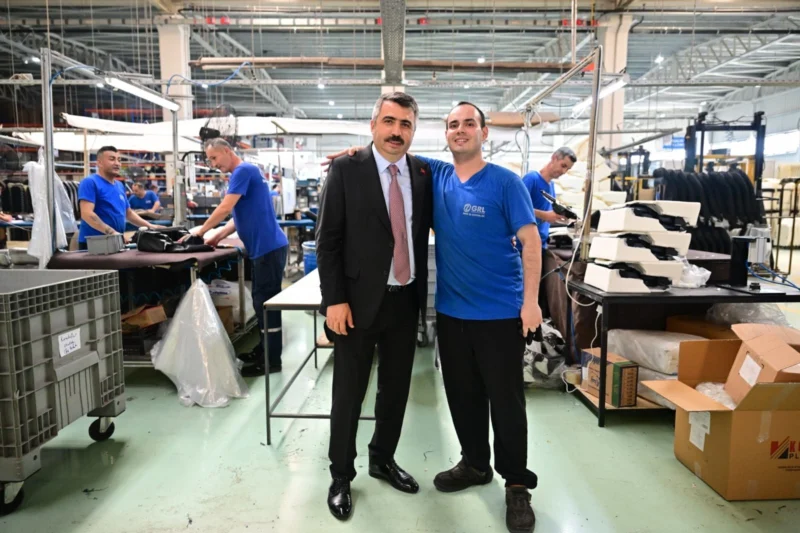 Yıldırım Belediyesi, iş arayan vatandaşlar ile işverenleri buluşturarak istihdama katkı