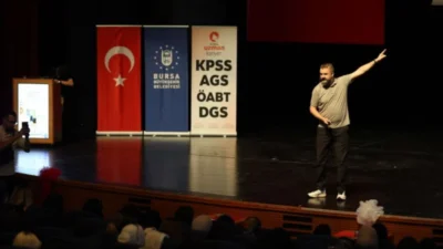 Bursa Büyükşehir Belediyesi’nin Kamu Personeli Seçme Sınavı’na (KPSS) hazırlanan gençler