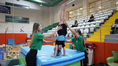 Yıldırım Belediyesi’nin düzenlediği Yaz Spor Okulları, binlerce çocuğu sporla buluşturuyor.