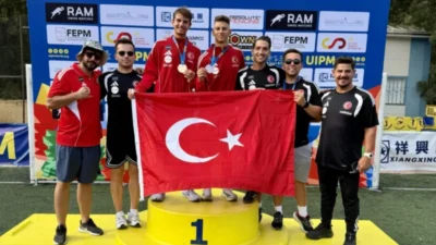 Bursa Büyükşehir Belediyespor Kulübü sporcusu Muhammed Emir Kurtulan, İspanya'da düzenlenen