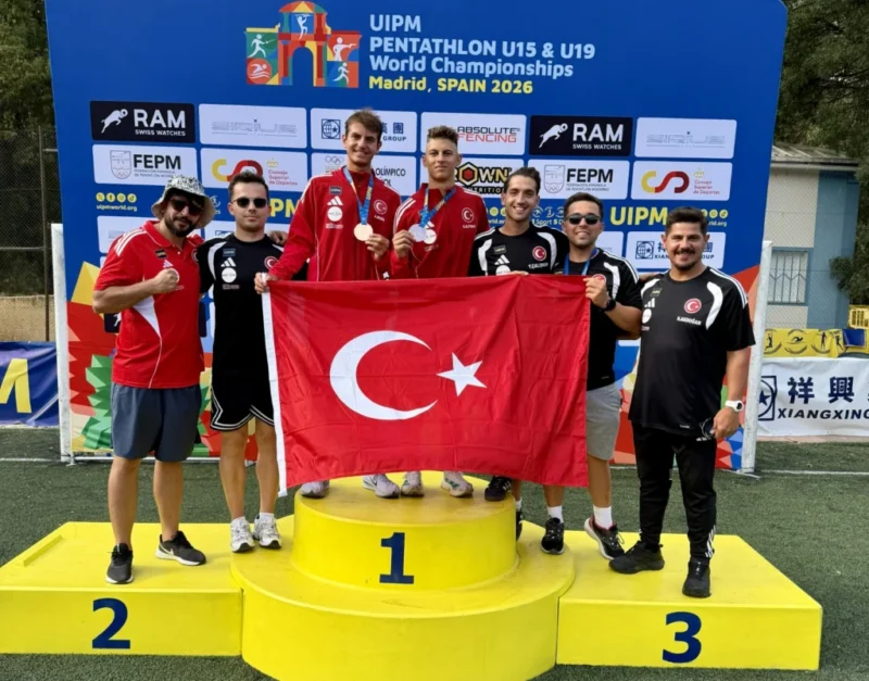 Bursa Büyükşehir Belediyespor Kulübü sporcusu Muhammed Emir Kurtulan, İspanya'da düzenlenen