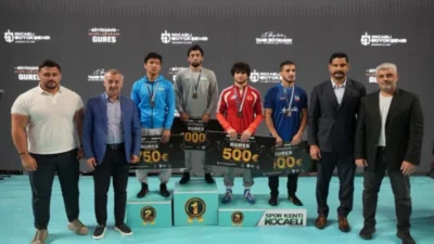 Bursa Büyükşehir Belediyespor Kulübü sporcuları, katıldıkları Ulusal ve uluslararası şampiyonalarda