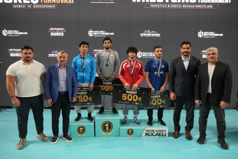 Bursa Büyükşehir Belediyespor Kulübü sporcuları, katıldıkları Ulusal ve uluslararası şampiyonalarda