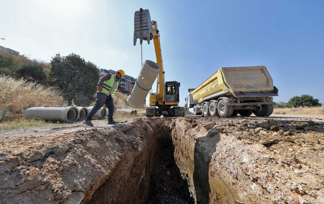 Bursa Büyükşehir Belediyesi, 17 ilçede sürdürdüğü altyapı ağını güçlendirme çalışmaları