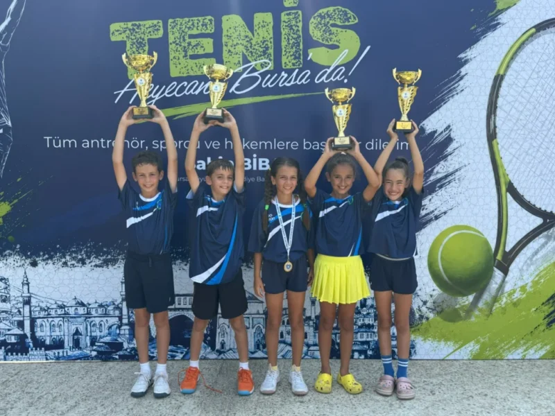 Bursa Büyükşehir Belediyesi’nin ev sahipliğinde Türkiye Tenis Federasyonu tarafından düzenlenen