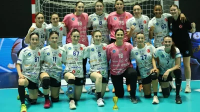 Kadınlar Hentbol Süper Ligi'nde mücadele eden Bursa Büyükşehir Belediyespor, Ankara’da