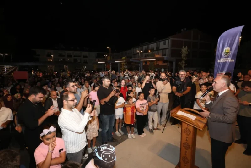 İnegöl Belediyesi’nin Alanyurt köy içi bölgesinde hayata geçirdiği meydan projesi