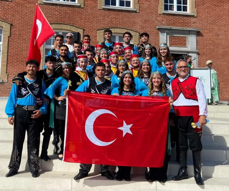 Bursa Uludağ Üniversitesi (BUÜ) Halk Oyunları Topluluğu, Belçika’da düzenlenen Uluslararası
