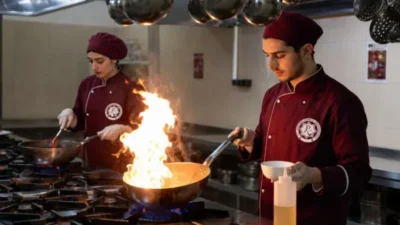 İstanbul Rumeli Üniversitesi Meslek Yüksekokulu, öğrencilerin mesleki bilgi ve becerilerini