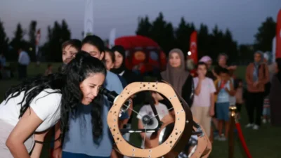 Bilimin ışığında ilerleyerek ilçede yaşayan vatandaşları kültür, sanat ve bilim