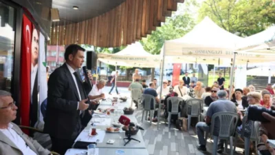Osmangazi Belediye Başkanı Erkan Aydın, mahalle ziyaretleri kapsamında Muradiye Parkı’nda
