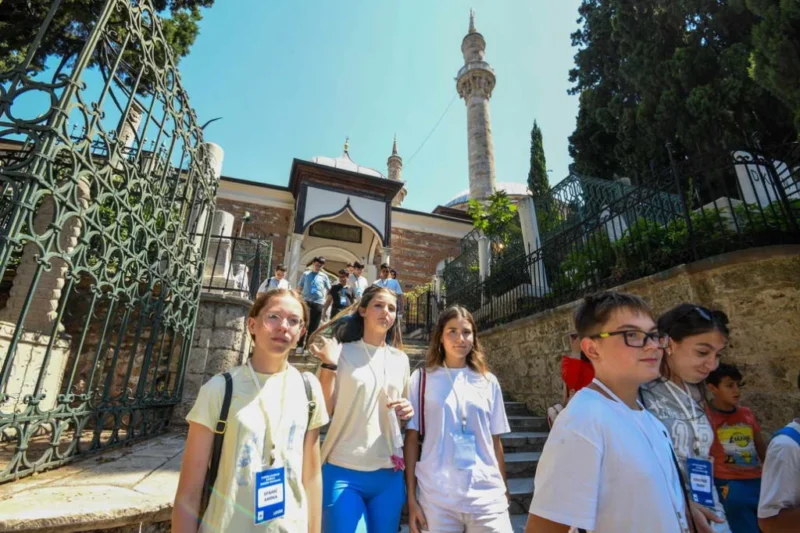 Osmangazi Belediyesi, kardeş şehirler arasındaki dostluk ve kültürel bağları genç