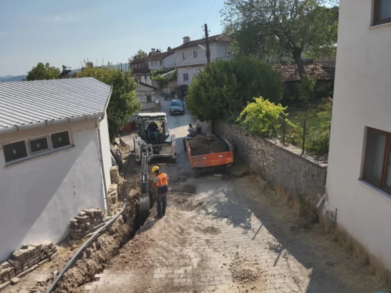 Bursa Büyükşehir Belediyesi, kırsal mahallelerde altyapıyı güçlendirme çalışmaları kapsamında Keles