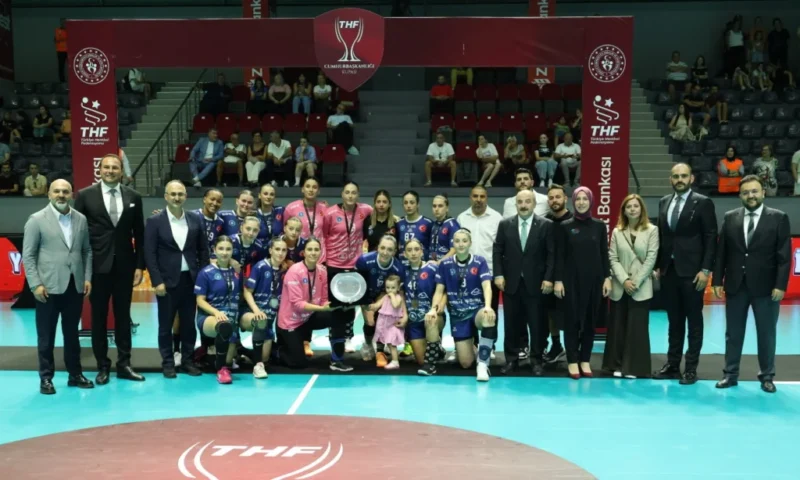  Bursa Büyükşehir Belediyespor Kadın Hentbol Takımı, Cumhurbaşkanlığı Kupası’nda ikinci oldu.
