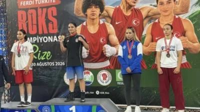 Bursa Büyükşehir Belediyespor Kulübü boksörleri, Rize'de gerçekleştirilen U23 Türkiye Ferdi