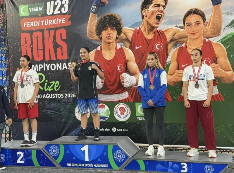 Bursa Büyükşehir Belediyespor Kulübü boksörleri, Rize'de gerçekleştirilen U23 Türkiye Ferdi