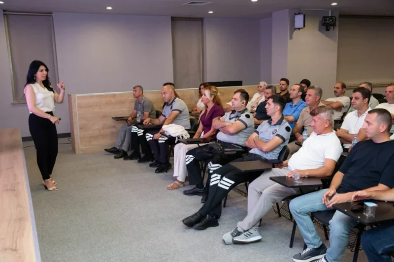 Bursa Büyükşehir Belediyesi, tesislerinde görev yapan karşılama çalışanlarına yönelik ‘Karşılama