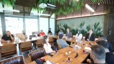 İnegöl Belediye Başkanı Alper Taban, İnegöl basın temsilcileriyle bir araya