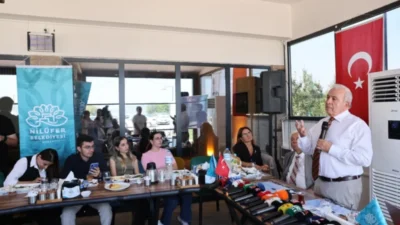 Nilüfer Belediye Başkanı Şadi Özdemir, basın mensuplarıyla bir araya geldiği