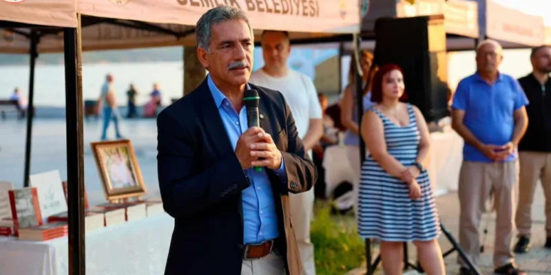 Gemlik Belediyesi tarafından düzenlenen Gemlikli Yazarlar İmza ve Tanıtım Günü,