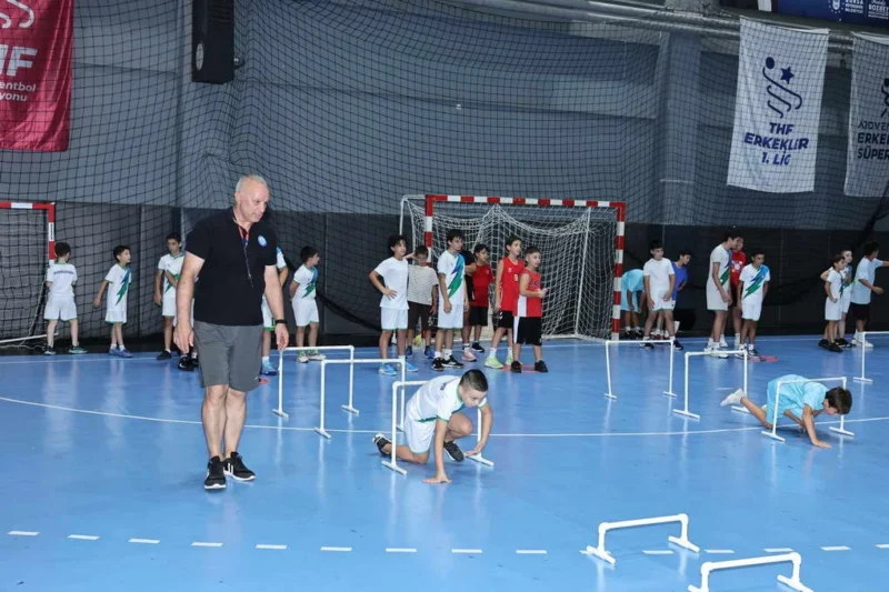 Nilüfer Belediyespor ve Türkiye Hentbol Federasyonu iş birliğiyle hayata geçirilen