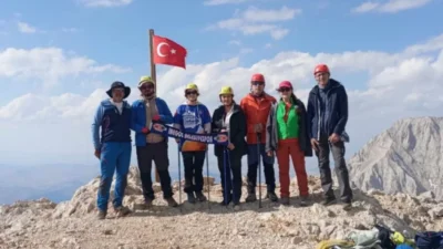 İnegöl Belediye Spor Kulübü dağcılık branşı sporcuları, 30 Ağustos Zafer