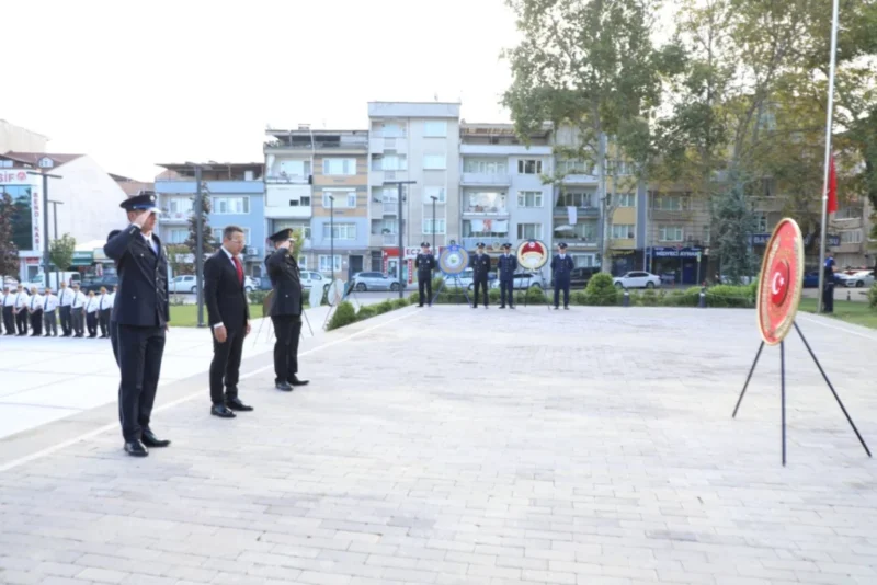 30 Ağustos Zafer Bayramı’nın 104’üncü yıl dönümü, İnegöl’de düzenlenen resmi