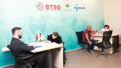 Osmangazi Belediyesi’nin iş arayan vatandaşlarla işverenleri buluşturduğu istihdam buluşmalarının bir