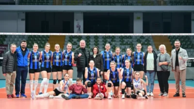  Erkek Voleybol Takımı’nın ardından Karacabey Belediyespor Kadın Voleybol Takımı da