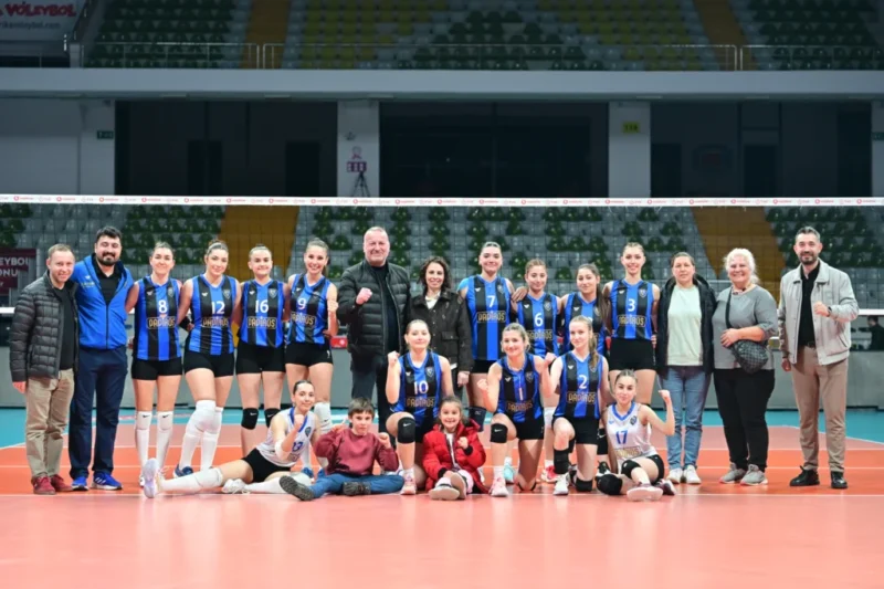  Erkek Voleybol Takımı’nın ardından Karacabey Belediyespor Kadın Voleybol Takımı da