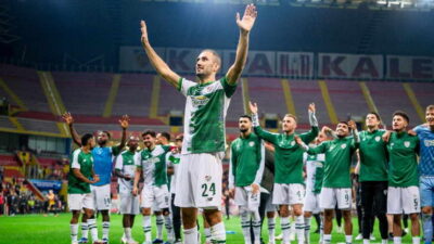 Bursaspor 1-0 yenik duruma düştüğü Kayseri deplasmanında muhteşem bir dönüşle