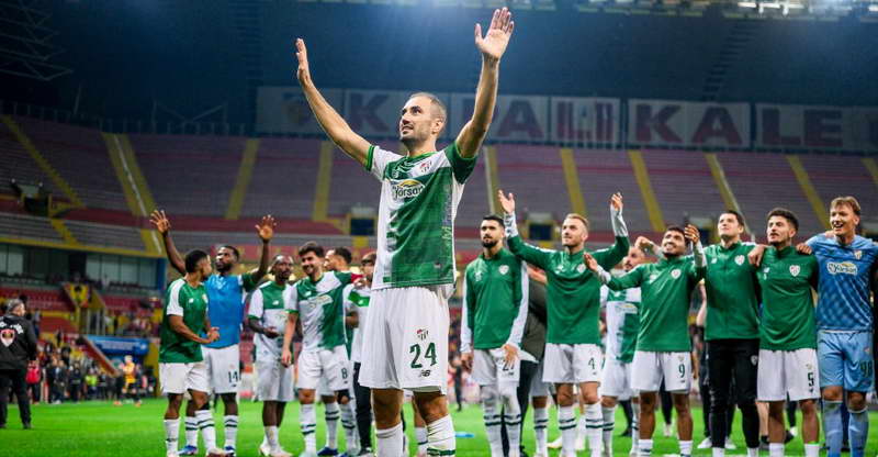 Bursaspor 1-0 yenik duruma düştüğü Kayseri deplasmanında muhteşem bir dönüşle