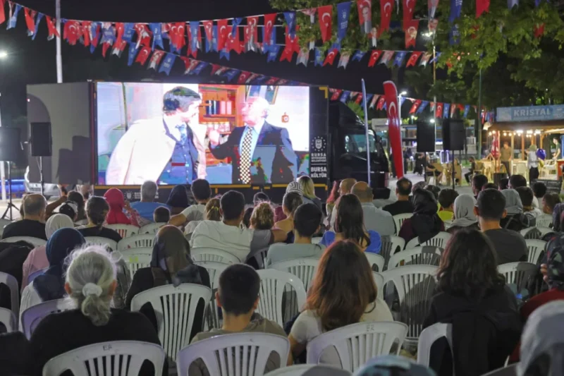 Bursa Büyükşehir Belediyesi tarafından düzenlenen ‘Kültürpark Yeşilçam Sinema Akşamları’, Türk