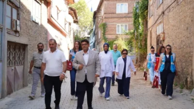 Orhangazi Belediyesi, BüyükAile Projesi kapsamında yürüttüğü mahalle buluşmalarına Karsak Mahallesi