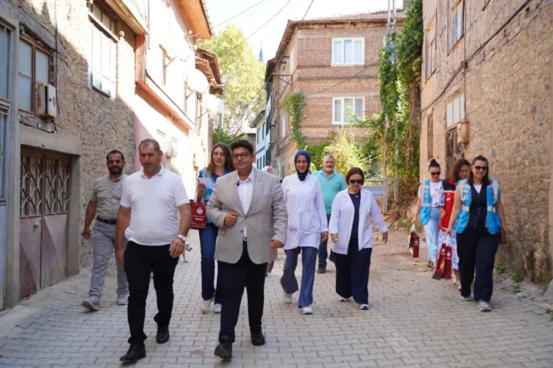 Orhangazi Belediyesi, BüyükAile Projesi kapsamında yürüttüğü mahalle buluşmalarına Karsak Mahallesi