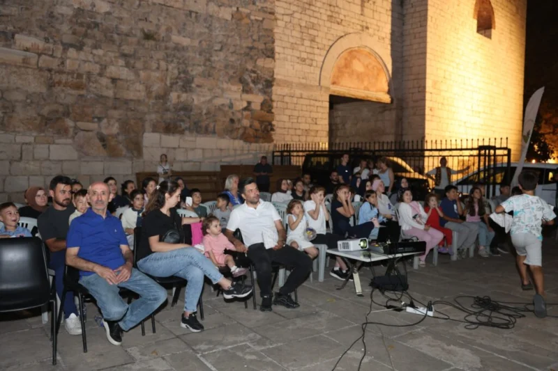 Osmangazi Belediyesi tarafından düzenlenen “Osmangazi’de Yaz Film Gösterimleri” etkinliği kapsamında